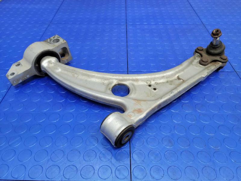 2009 Volkswagen Tiguan Lower Control Arm Front