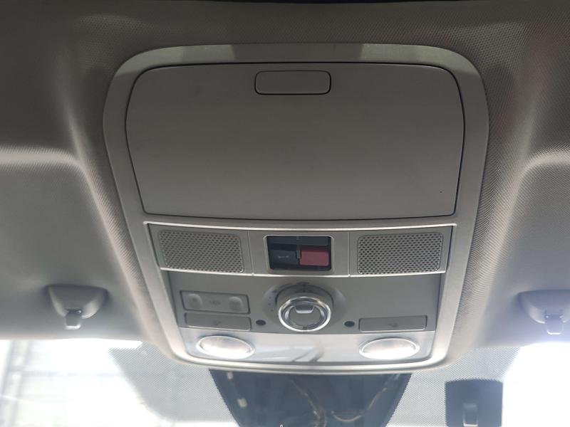 2020 Volkswagen Passat Front Console