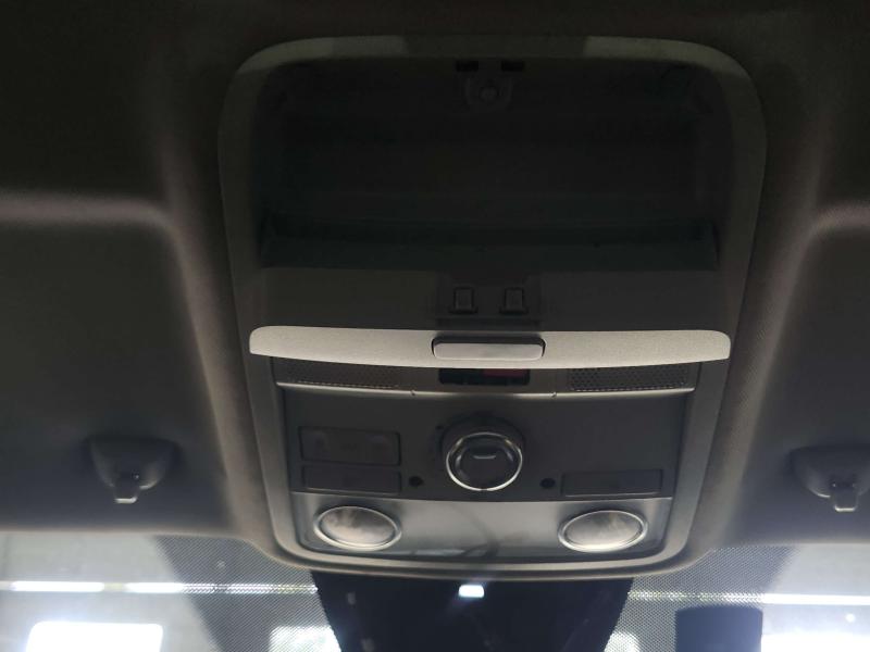 2020 Volkswagen Passat Front Console