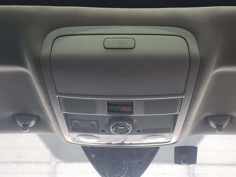 2020 Volkswagen Passat Front Console