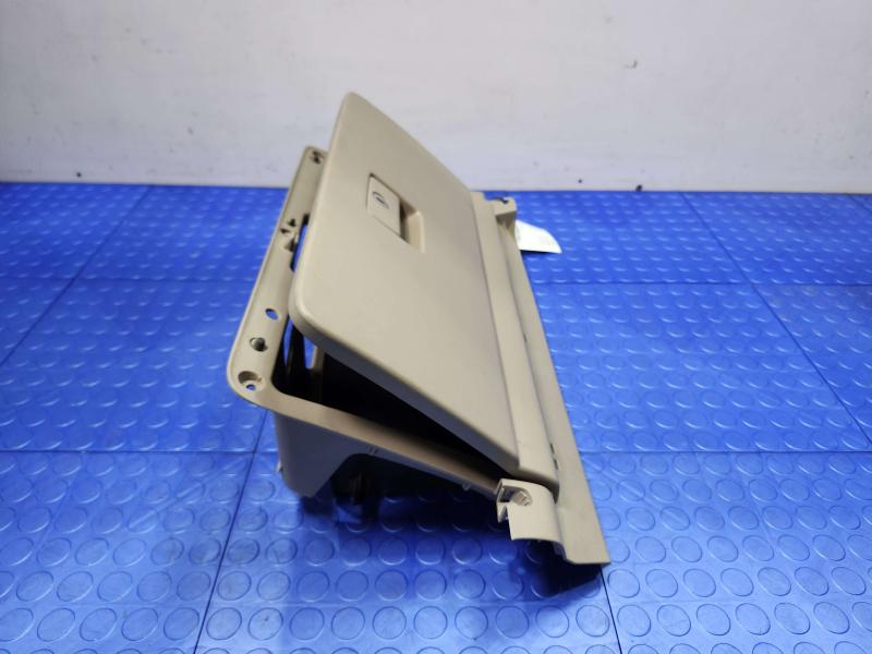 2002 Toyota Camry Glove Box