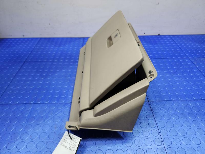 2002 Toyota Camry Glove Box