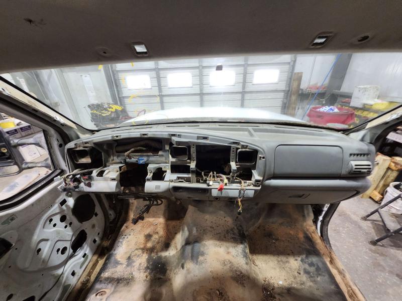 2005 Ford F-350 Super Duty Dash Panel