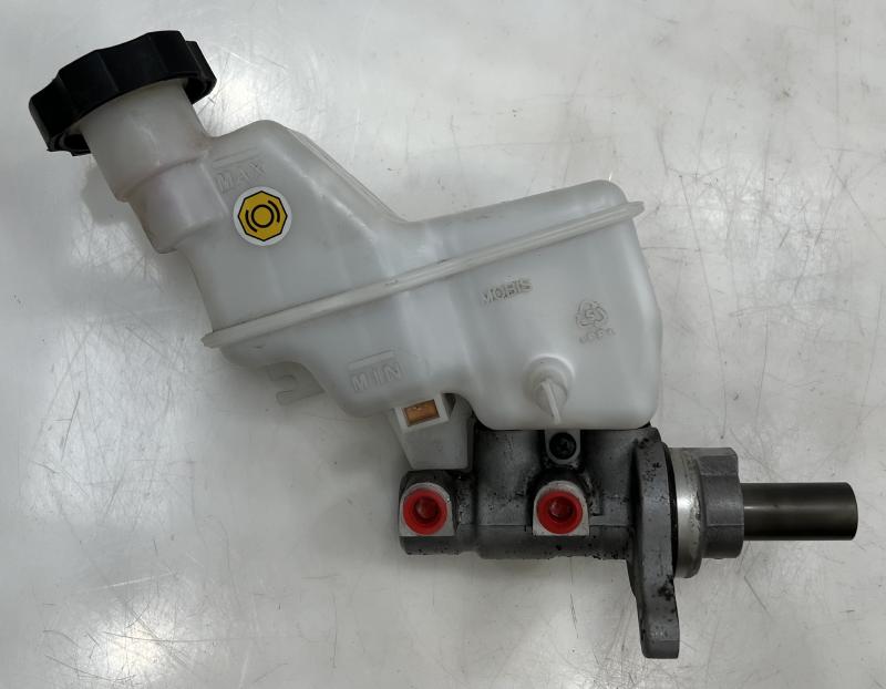 2015 - 2019 Hyundai Sonata 2.0L 2.4L Brake Master Cylinder OEM 58510C1500