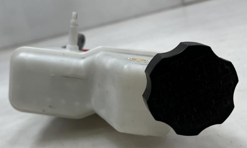 2015 - 2019 Hyundai Sonata 2.0L 2.4L Brake Master Cylinder OEM 58510C1500