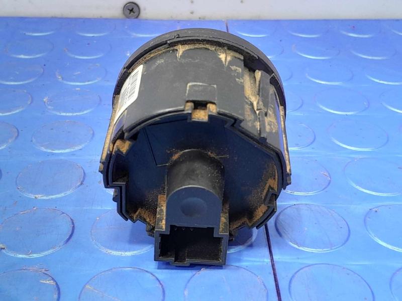 2013 Ford F-250 Super Duty Headlight Switch (Dash Mtd)