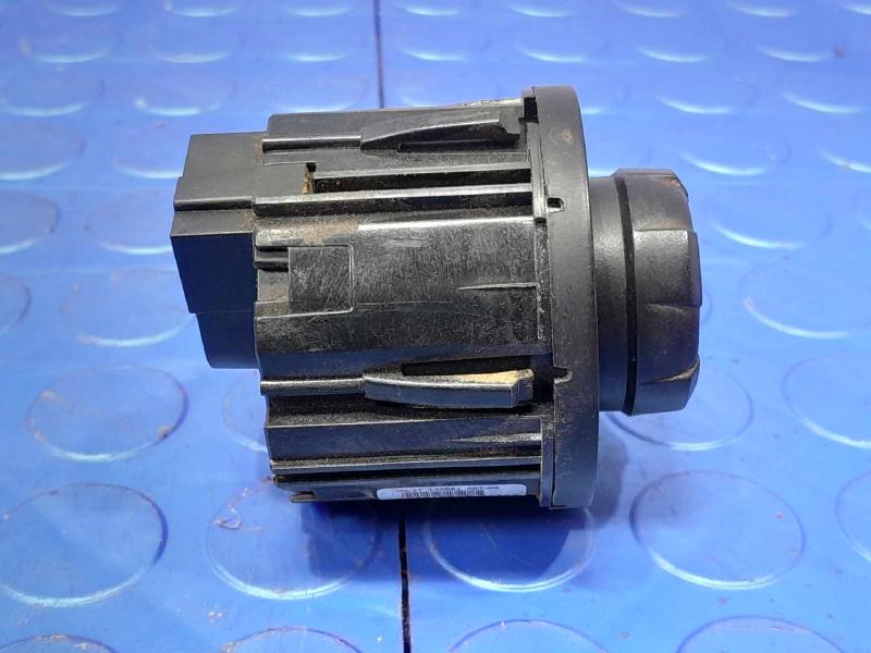 2013 Ford F-250 Super Duty Headlight Switch (Dash Mtd)