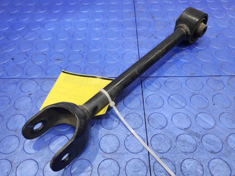 2016 Toyota Prius Lower Control Arm Rr