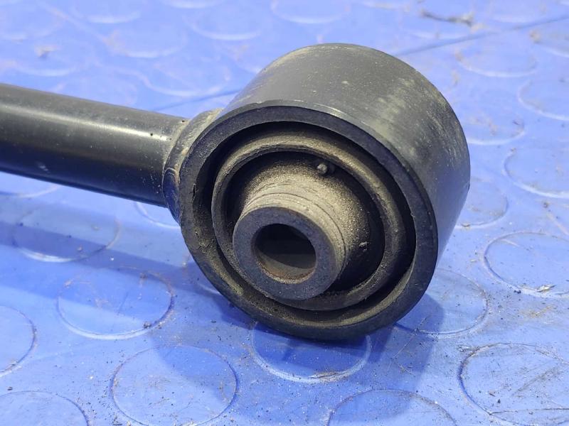 2016 Toyota Prius Lower Control Arm Rr