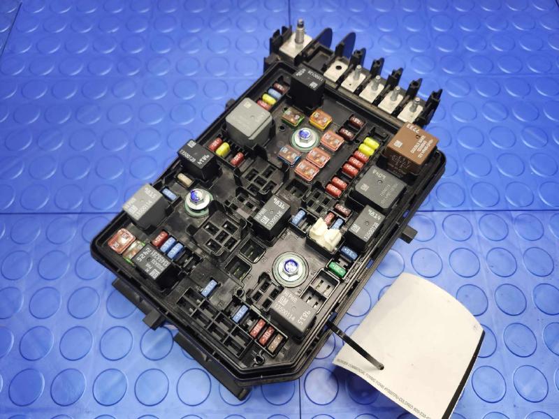 2019 Chevrolet Equinox Engine Fuse Box