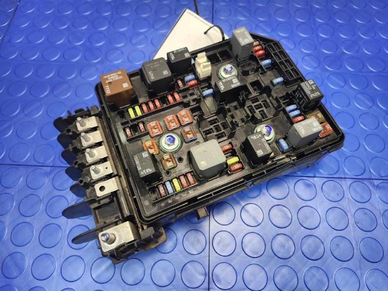 2019 Chevrolet Equinox Engine Fuse Box