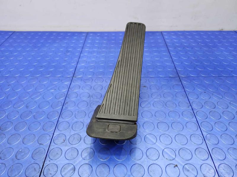 2017-2023 Volvo S90 Accelerator Pedal Assembly Genuine OEM 31489764