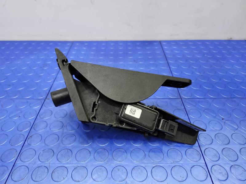 2017-2023 Volvo S90 Accelerator Pedal Assembly Genuine OEM 31489764