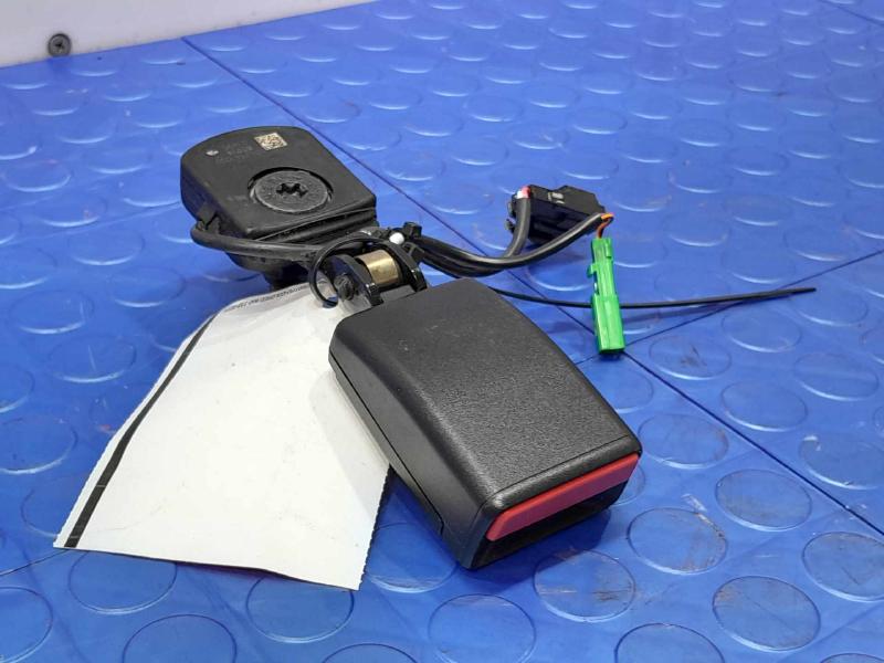 2018 Volvo S90 Front Seat Belt