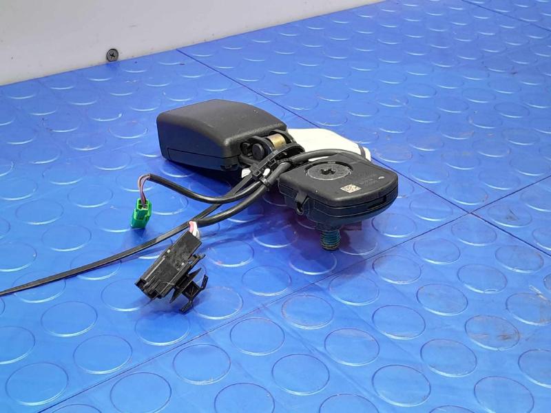 2018 Volvo S90 Front Seat Belt