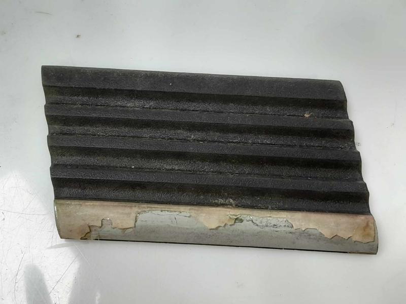 1995 Chevrolet Suburban Fender Moulding