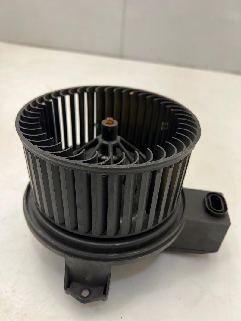 2014 Ford Explorer Blower Motor