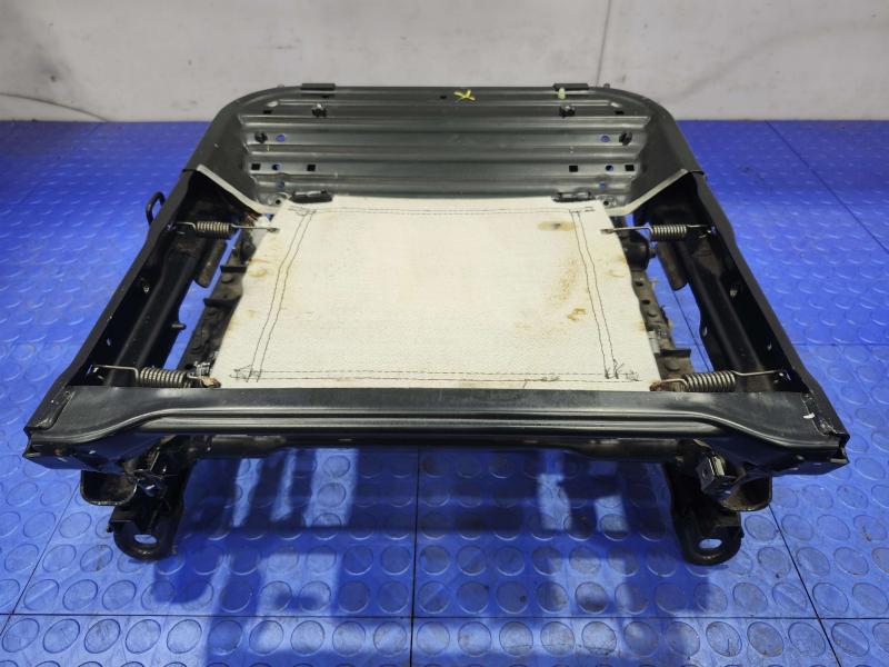 2011 Maserati Quattroporte Seat Track