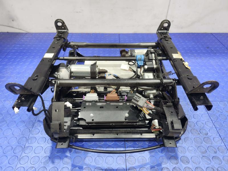 2011 Maserati Quattroporte Seat Track