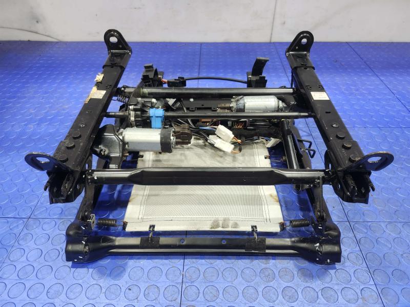 2011 Maserati Quattroporte Seat Track