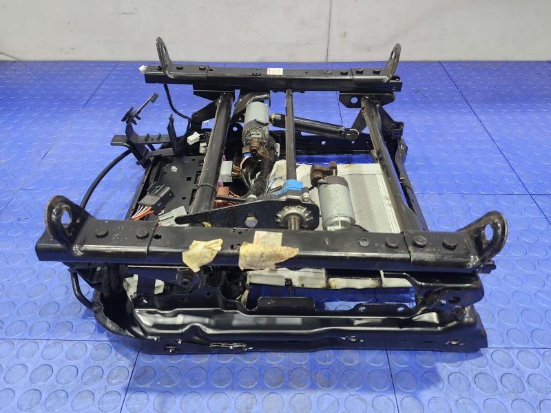 2011 Maserati Quattroporte Seat Track