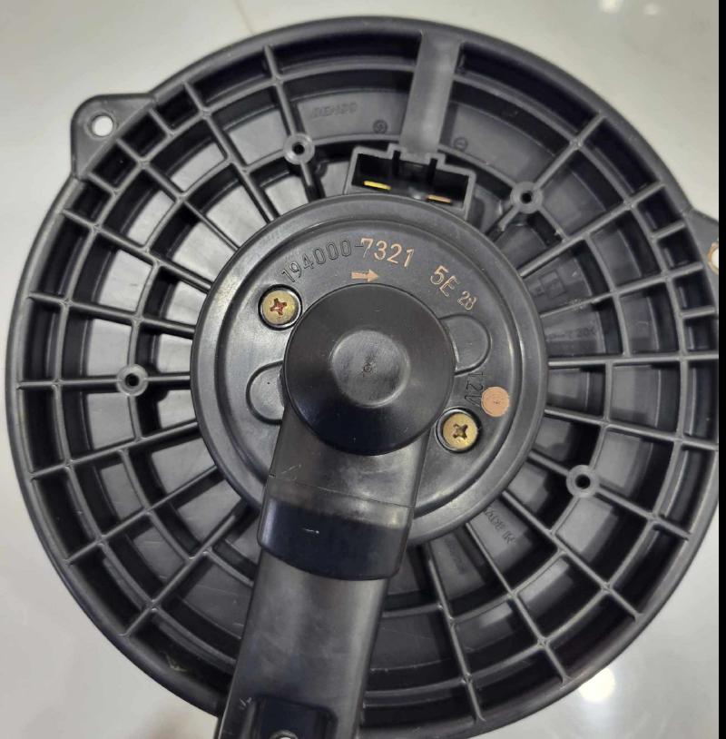 2001 - 2007 Toyota Highlander Heater AC Blower Motor OEM 8710348020