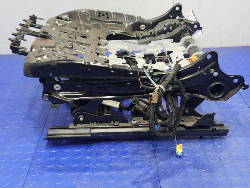 2017 Mercedes C-Class Seat Track