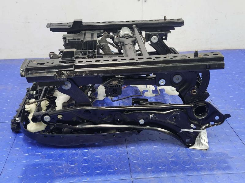 2017 Mercedes C-Class Seat Track