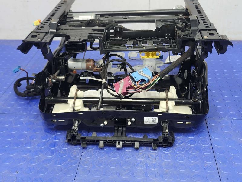 2017 Mercedes C-Class Seat Track