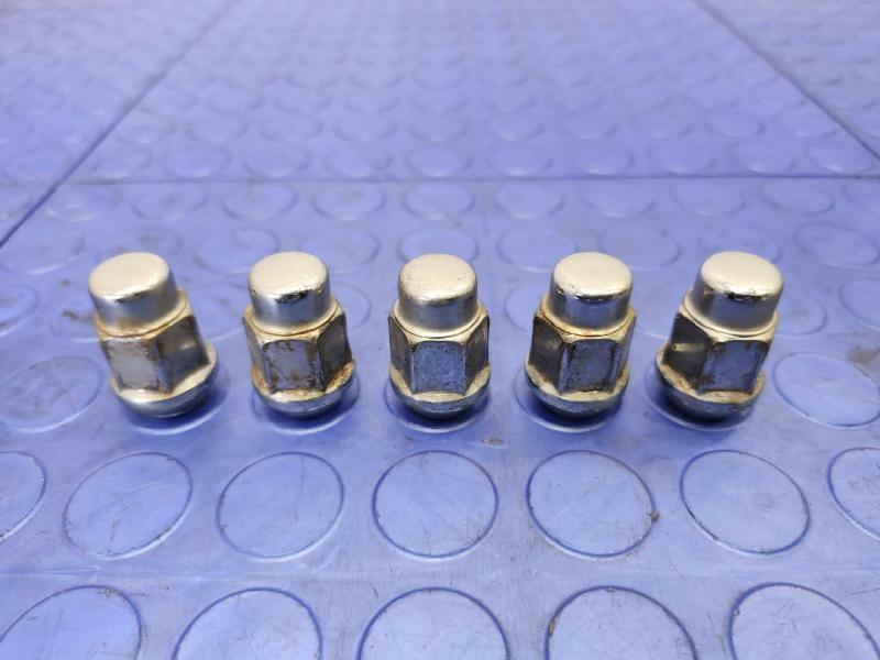 2014 Ford Fusion Lug Nuts