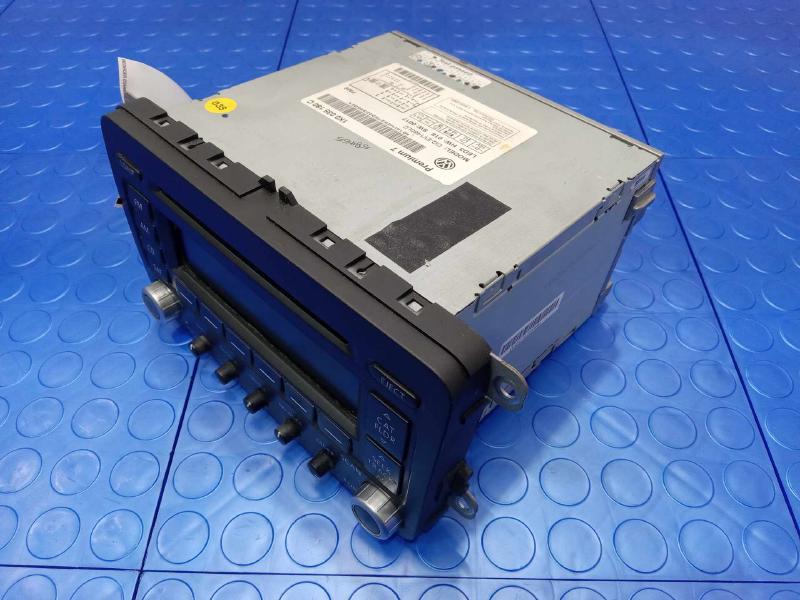 2006 Volkswagen Passat Audio & Visual Equip.(Radio)