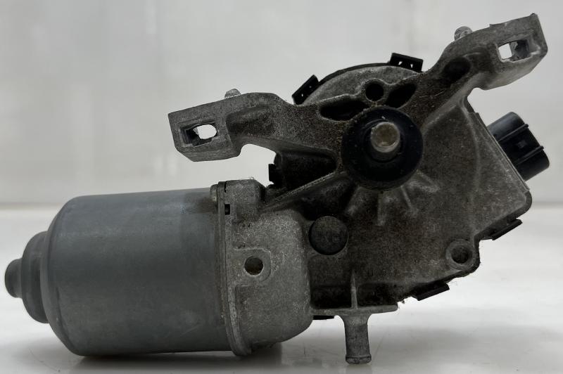 2011 - 2015 Kia Sorento Front Windshield Wiper Motor OEM 981101U000
