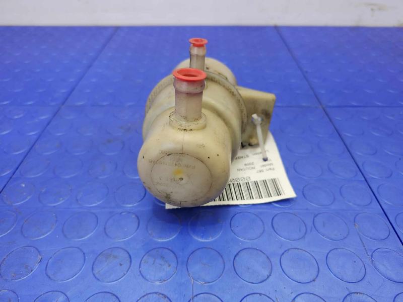 2009 Volkswagen Routan Power Steering Reservoir