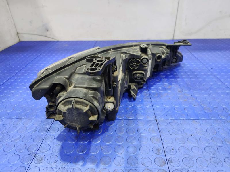 2015 Chrysler 200 Headlamp Assembly