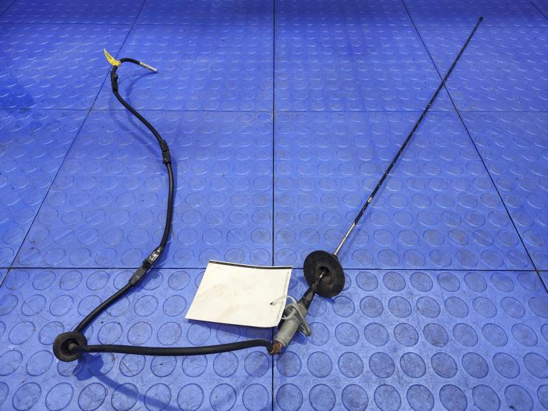 2013 Ford F-250 Super Duty Antenna
