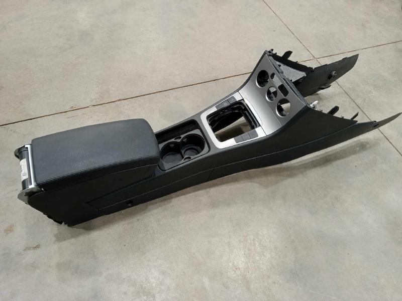 2006-2010 Volkswagen Passat Sedan Center Floor Console Assembly Black OEM 3C1863241DDVAL