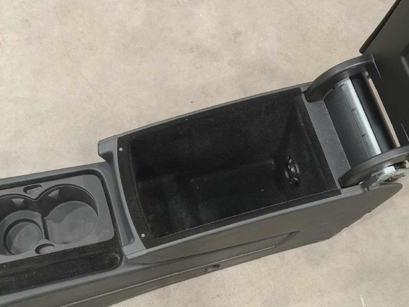 2006-2010 Volkswagen Passat Sedan Center Floor Console Assembly Black OEM 3C1863241DDVAL