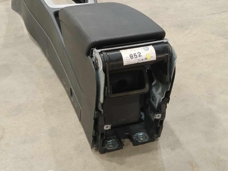 2006-2010 Volkswagen Passat Sedan Center Floor Console Assembly Black OEM 3C1863241DDVAL