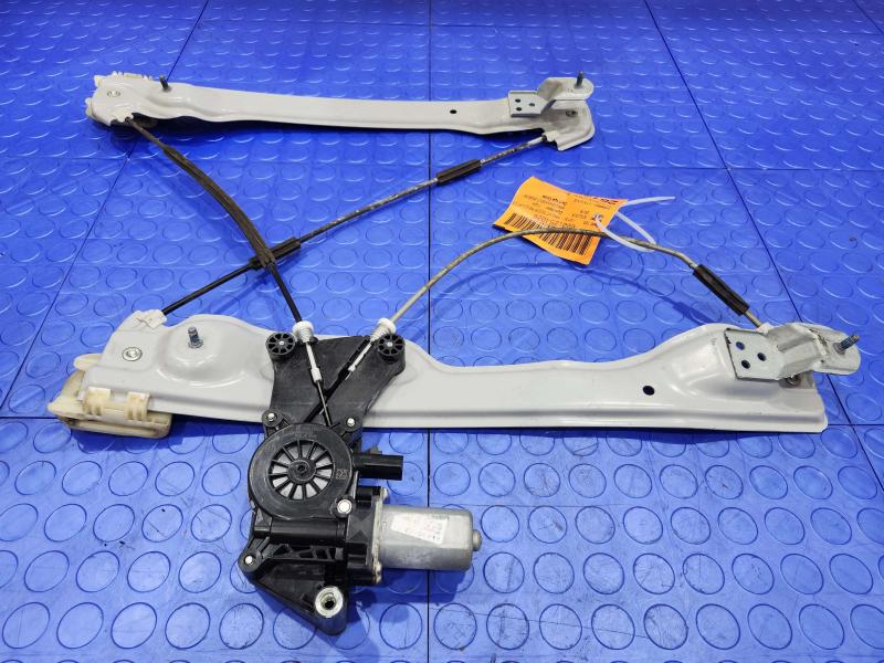 2018 Chevrolet Equinox Front Door Regulator