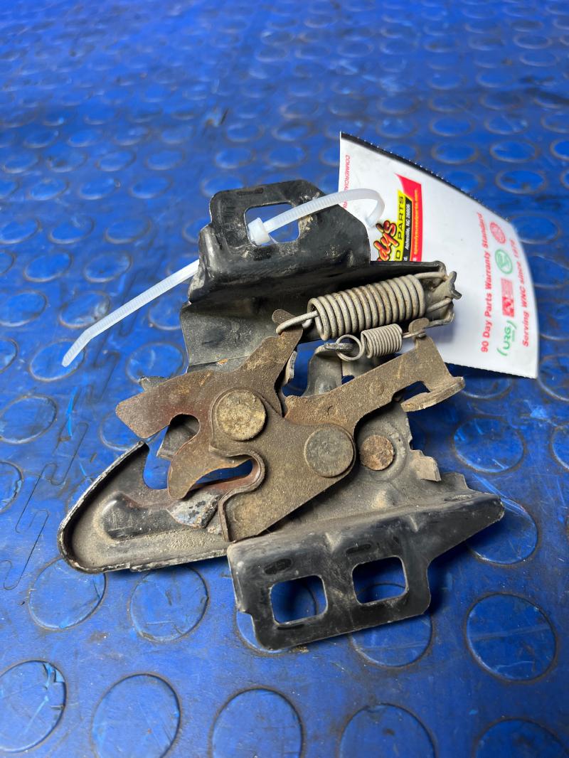 1999 - 2006 Chevy Silverado GMC Sierra Hood Latch OEM 15756432