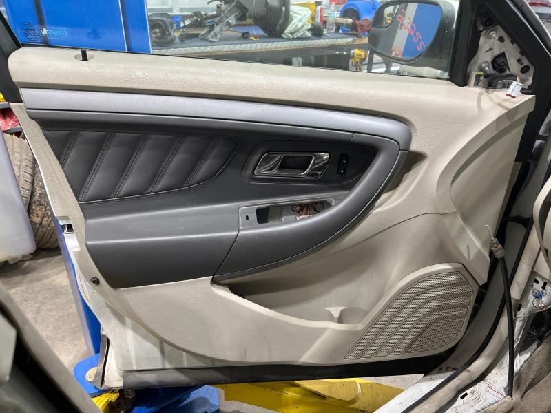 2012 Ford Taurus Front Door Trim Panel
