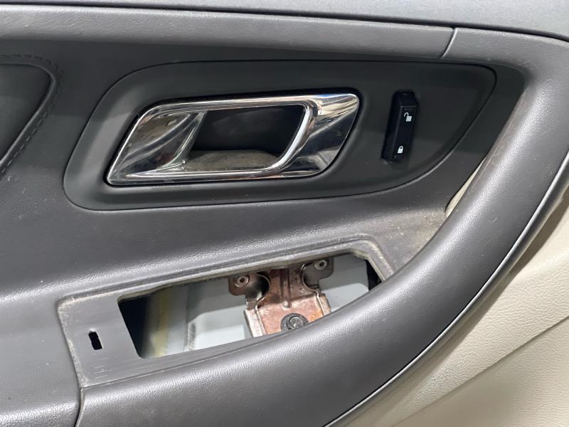 2012 Ford Taurus Front Door Trim Panel