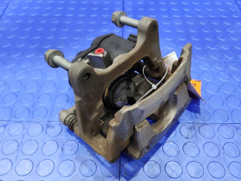 2017 Audi Q7 Caliper