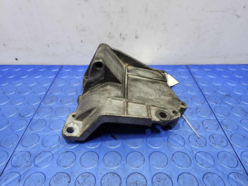 2001 Isuzu Trooper A/C Compressor Bracket