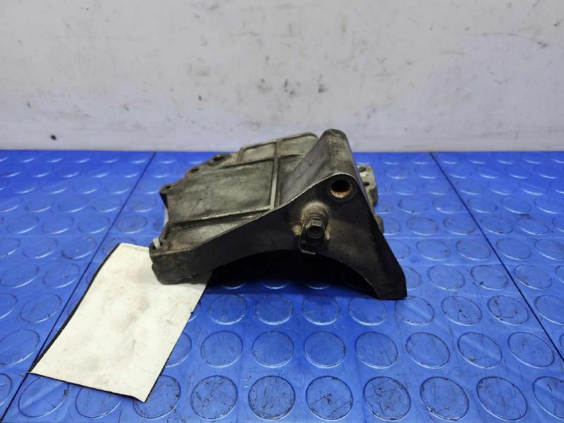 2001 Isuzu Trooper A/C Compressor Bracket