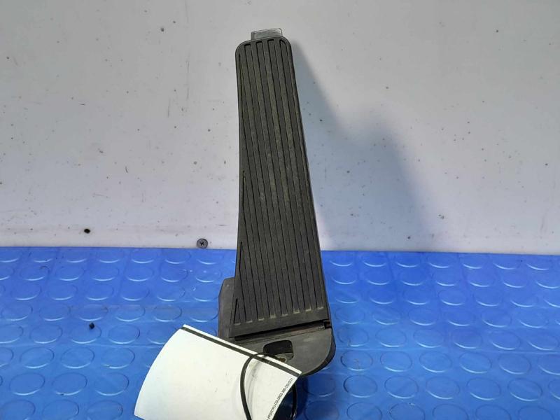 2017-2023 Volvo S90 Accelerator Pedal Assembly Genuine OEM 31489764