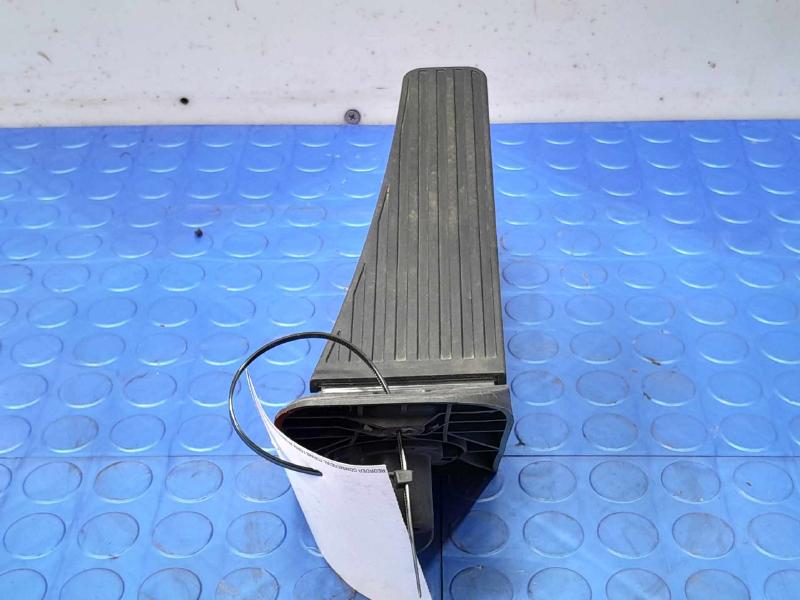 2017-2023 Volvo S90 Accelerator Pedal Assembly Genuine OEM 31489764