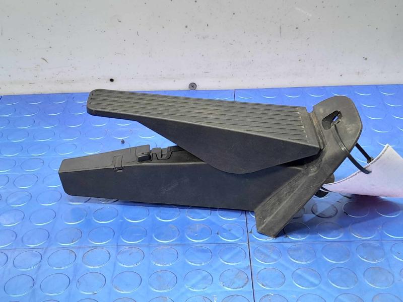 2017-2023 Volvo S90 Accelerator Pedal Assembly Genuine OEM 31489764
