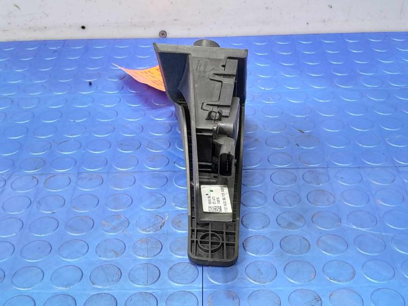 2017-2023 Volvo S90 Accelerator Pedal Assembly Genuine OEM 31489764