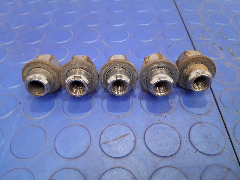 2011 Toyota Prius Lug Nuts